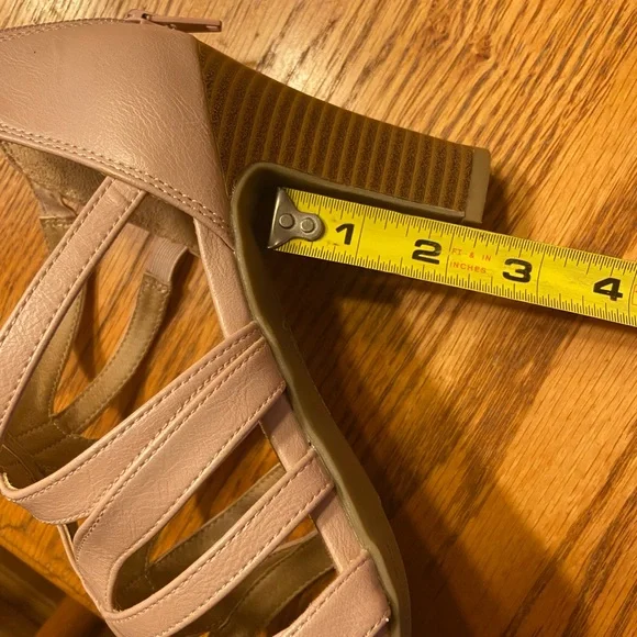 Women’s High Heel Shoes - Picture 5 of 9